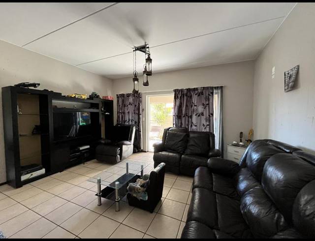2 BEDROOM PROPERTY TO RENT IN RYNFIELD